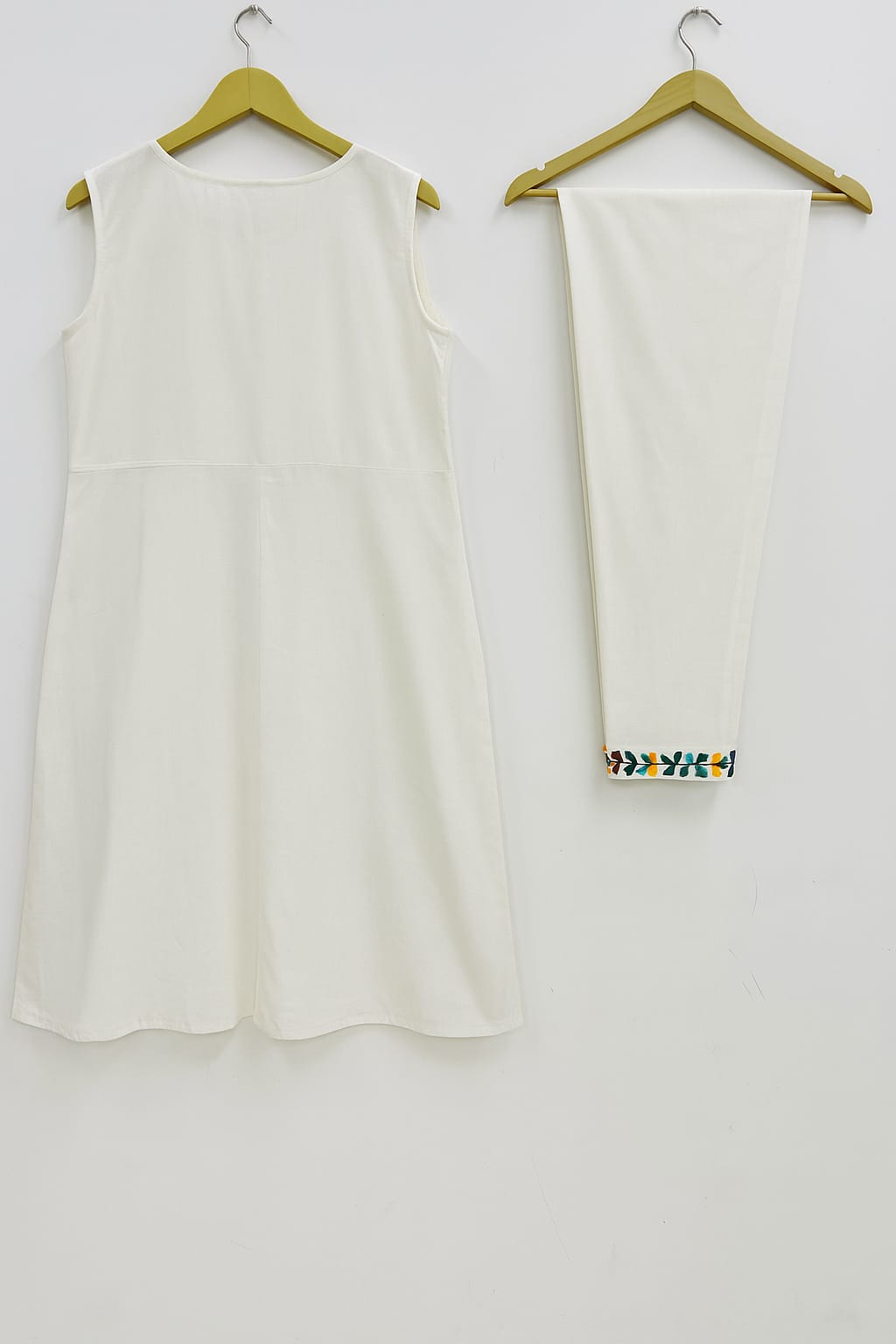 Hand Embroidered Floral Kurti With Bottom – Premium Cotton